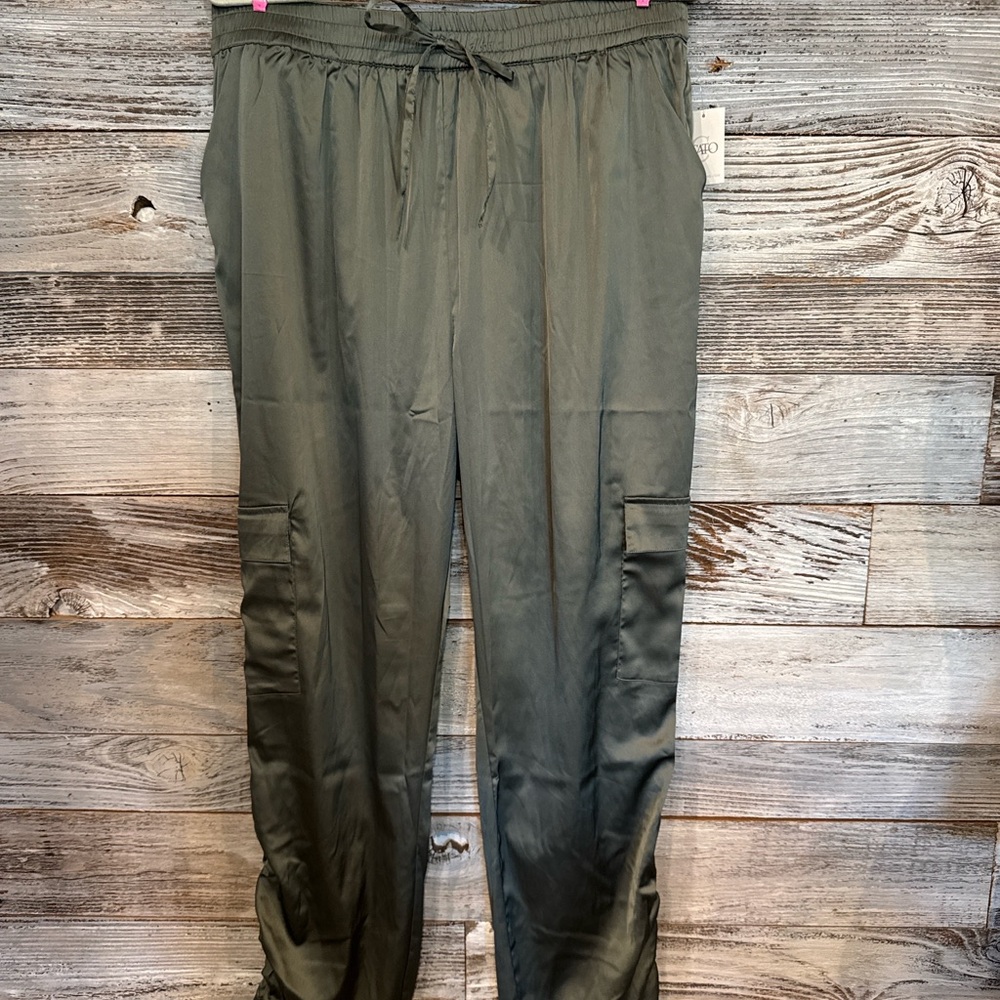 NWT Cato Women's Olive Green Silky Pants with Side Pockets